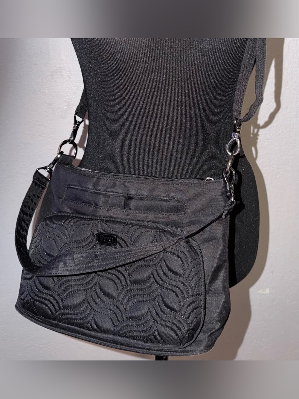 Lug Samba Crossbody Bag Womens Black Quilted Adjustable Convertible RFID Travel